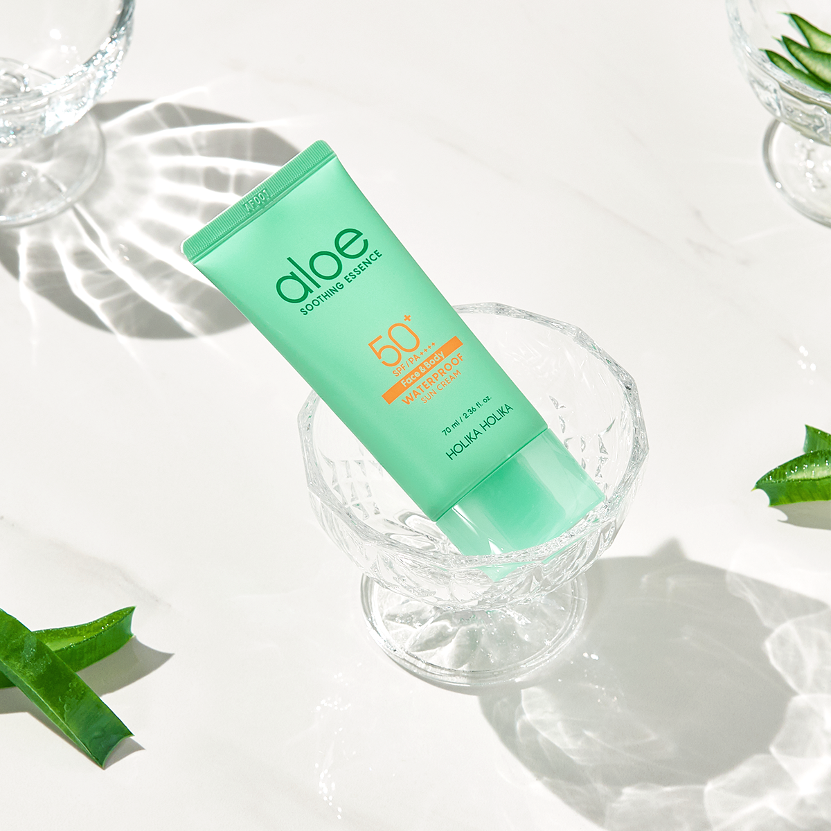 Holika Holika - Aloe Soothing Essence Waterproof Sun Cream SPF50+ - Aloe Yatıştırıcı Özlü Güneş Kremi 70ml