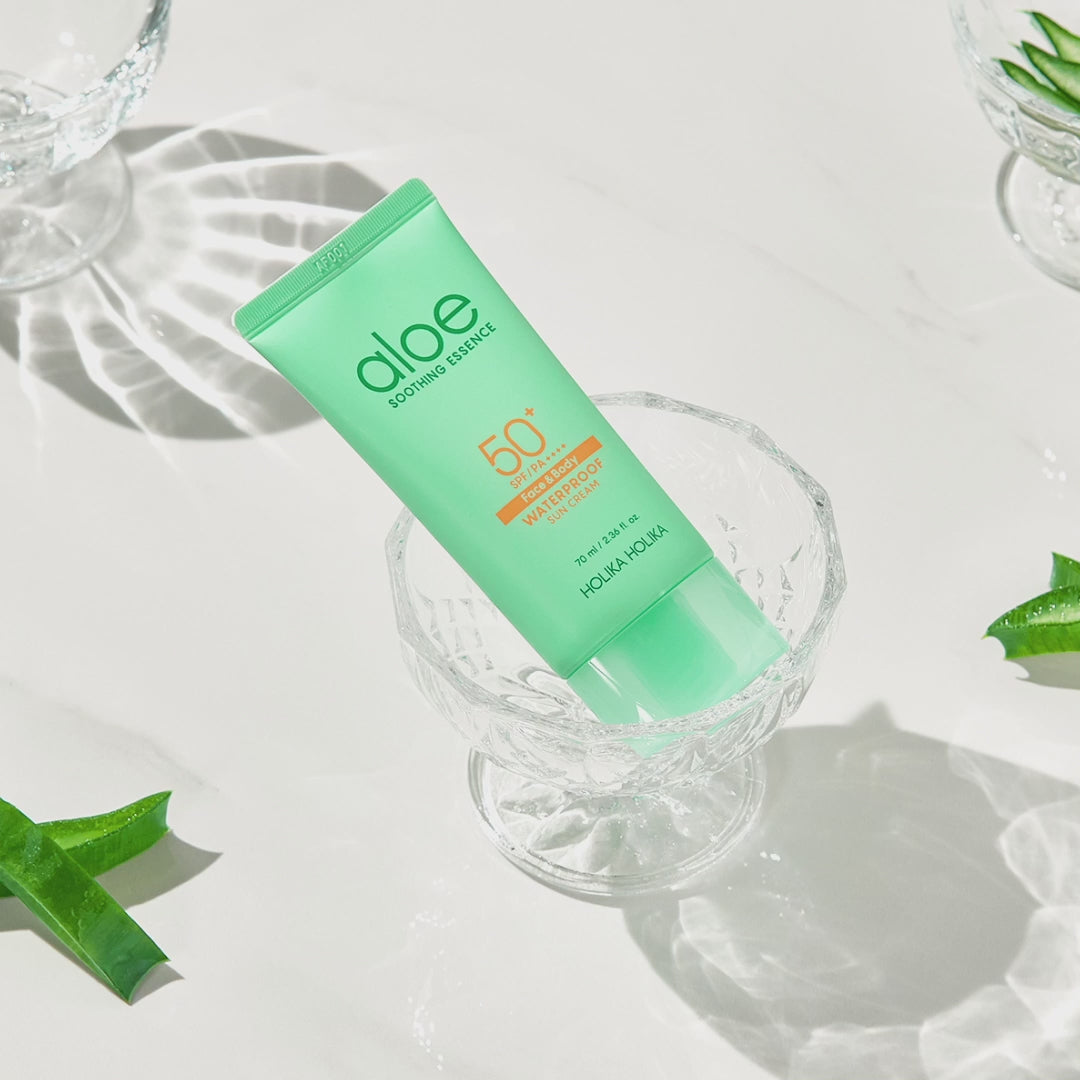 Holika Holika - Aloe Soothing Essence Waterproof Sun Cream SPF50+ - Aloe Yatıştırıcı Özlü Güneş Kremi 70ml