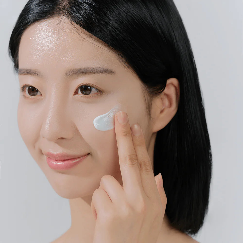 Skin1004 - Madagascar Centella Hyalu-Cica Water-Fit Sun Serum SPF50+ PA++++ - 50ml